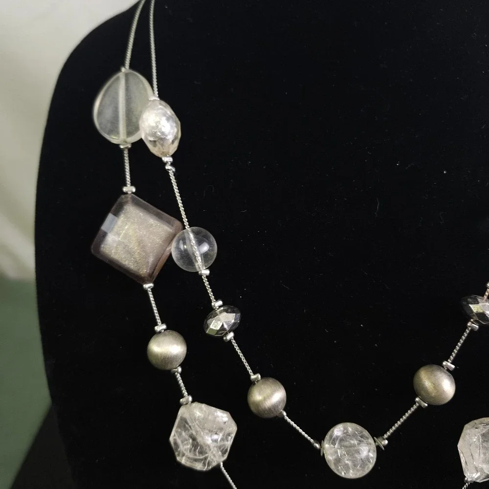 NY Long Chunky Necklace Silver Tone Large Clear/Silver Acrylic Beads Chic Modern